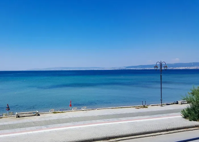 Korali Seaview Apartment, Perea